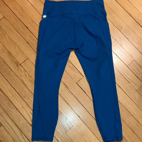 Fabletics Oasis High Waisted 7/8 Length Leggings in - OCEAN WAVE - Picture 6 of 6